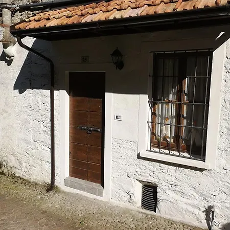Old Oven אכסניה Cambiasca